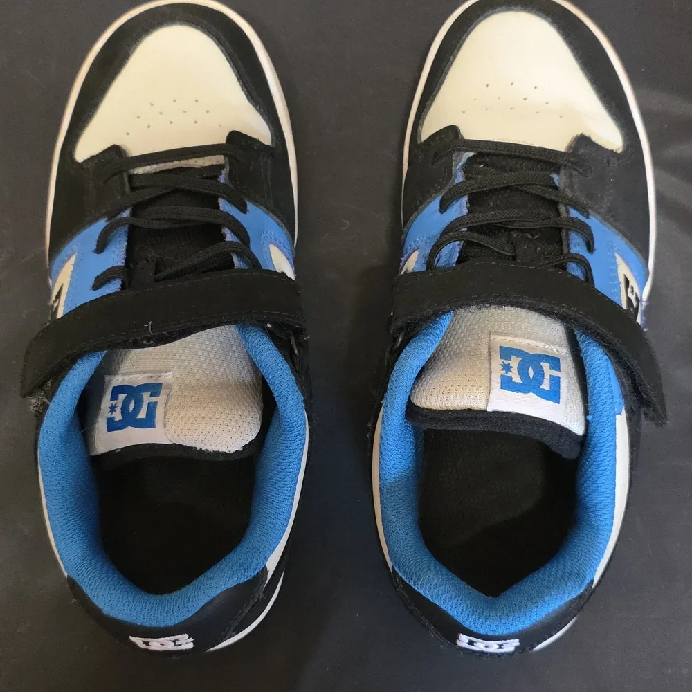 DC Shoes Manteca 4 V Low-top Kids' Sneakers in Black, Blue, and White Size 6 - Picture 5 of 14